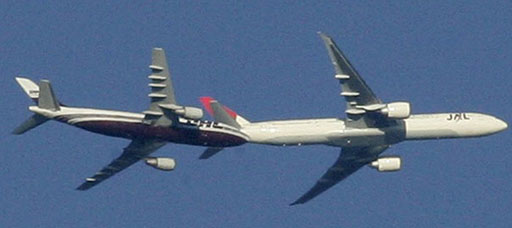 closeplanes.jpg