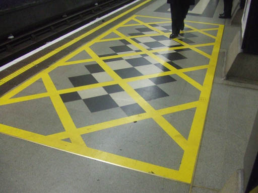 Holborn Westbound Picadilly.jpg