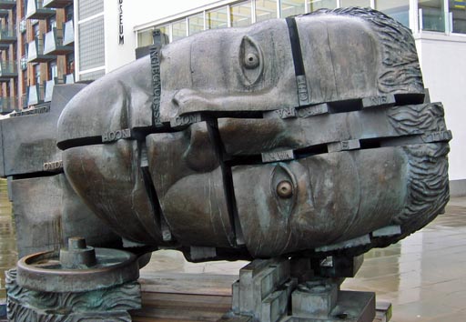 Butlers Wharf Paolozzi.jpg