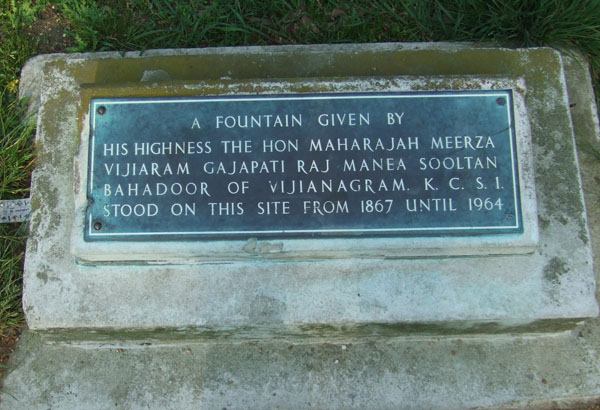 Fountainplaque.jpg