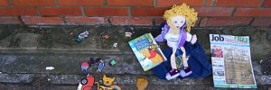 7341_Help_the_dollshouseless