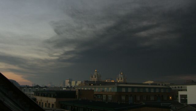Smoke from Buncefield oil fire over Tower Bridge