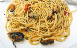 Spaghetti with mussels