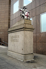 2907londonbridge.jpg