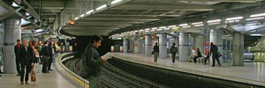 13317_tube_platform Image by gary8345 from the Londonist Flickr pool