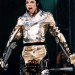 13372_mikejacksonstage Michael Jackson stops...gets enough