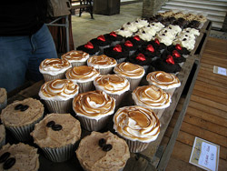 1407_cupcakes.jpg