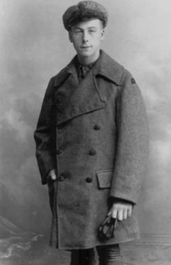 Henry_Allingham_in_1916.jpg