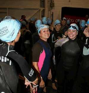 triathlonswimmers.gif