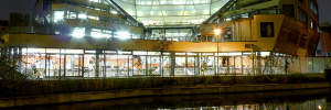 Photo of the spaceship-like Bridge Academy in Hackney by che-burashka