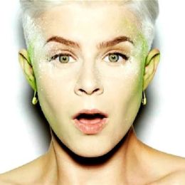 robyn1110.jpg