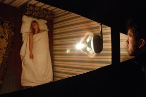 upsidedown room 1_640x428