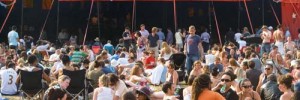 RS1616_Jazz_festival_outside_crowd_RGB