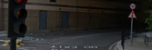 Look, see, 'drive on right'.