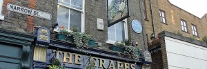 Starting point: The Grapes in the docklands / photo by Rachel H