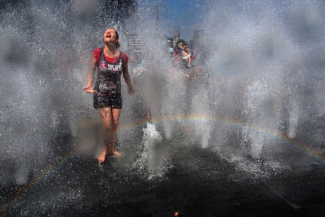 playing_in_the_fountains