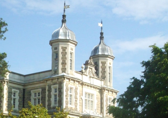 SnaresbrookCrownCourt.jpg